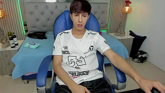 Snapshot of Estiv18_ chatting on 16, 1, 2026 Estiv18 online show from 16, 1, 2026