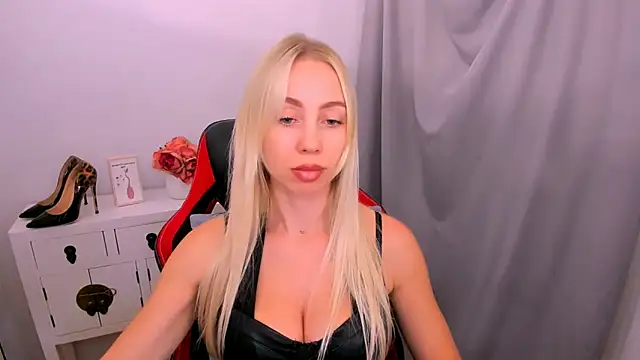 Snapshot of MargaritaRose chatting on 8, 6, 2026 MargaritaRose online show from 8, 6, 2026