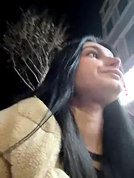 lunalovelee online show from 1, 12, 2025