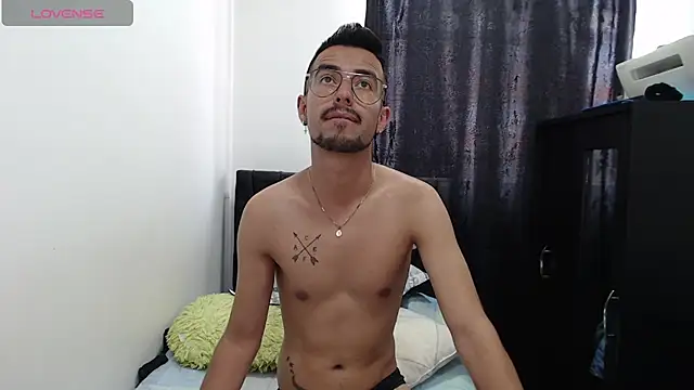 Snapshot of Demian_val chatting on 1, 3, 2025 Demian val online show from 1, 3, 2025