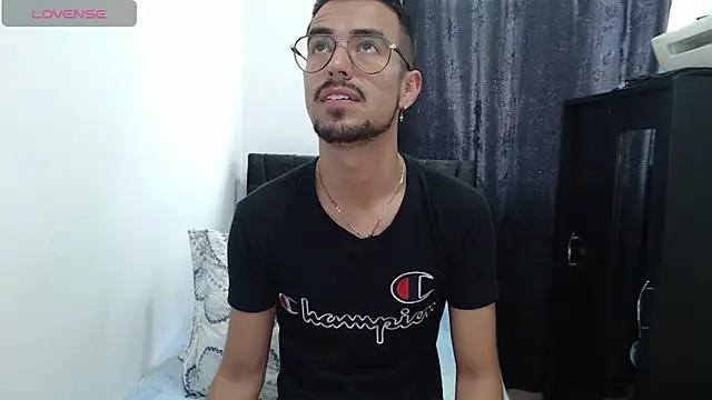 Snapshot of Demian_val chatting on 5, 3, 2025 Demian val online show from 5, 3, 2025