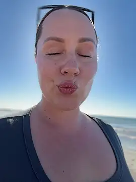 Mona Plus online show from 1, 4, 2026