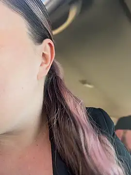 Mona Plus online show from 5, 4, 2026