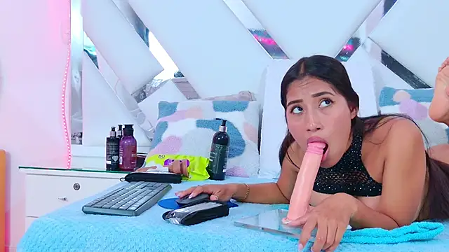 YesyHills online show from 22, 3, 2025