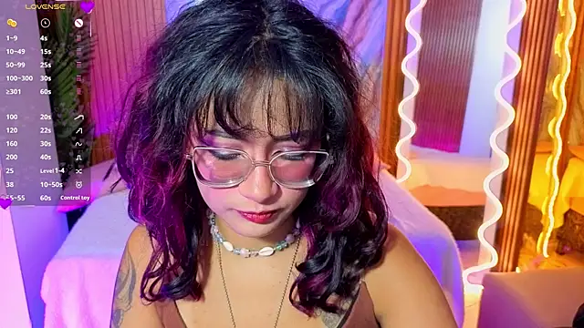 kristen tay online show from 9, 7, 2026