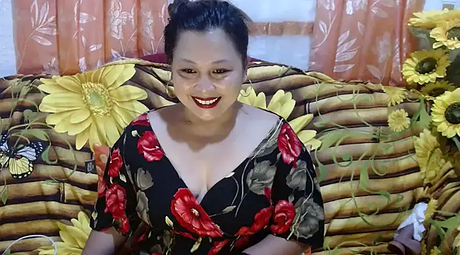 Snapshot of UrSweetClassyPinay chatting on 23, 12, 2024 UrSweetClassyPinay online show from 23, 12, 2024