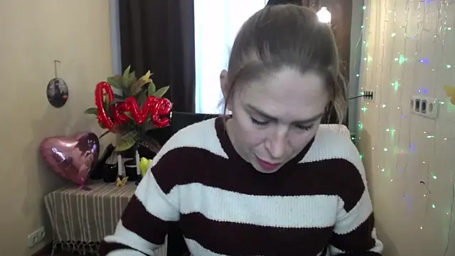 TessaDaybreak online show from 16, 2, 2025