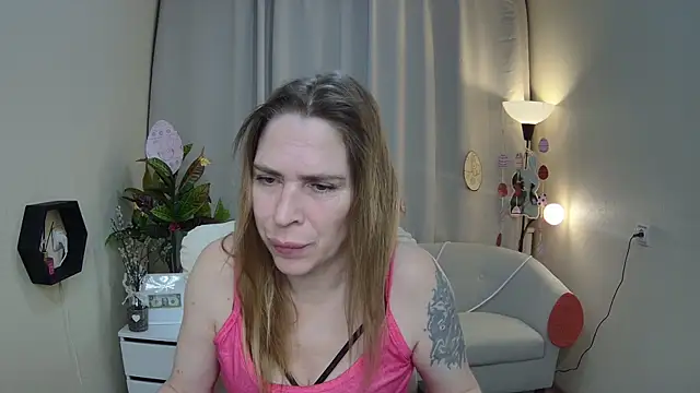 TessaDaybreak online show from 5, 4, 2026