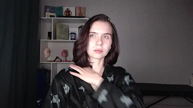 Snapshot of Anna-Sun chatting on 7, 5, 2026 Anna-Sun online show from 7, 5, 2026