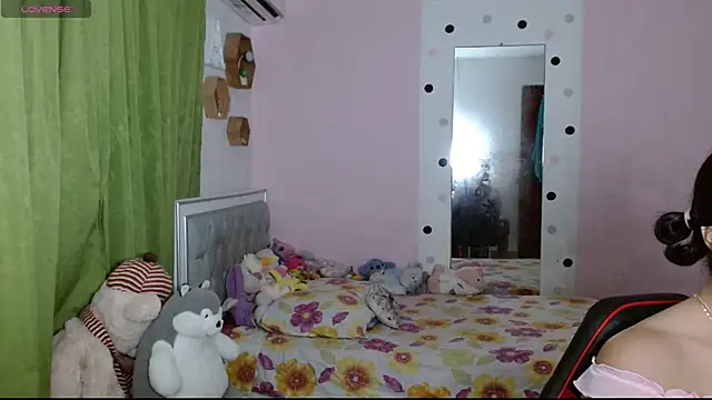 Violett 11 online show from 28, 10, 2025