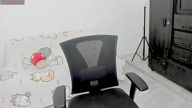 Naoko 7w7 online show from 26, 11, 2025