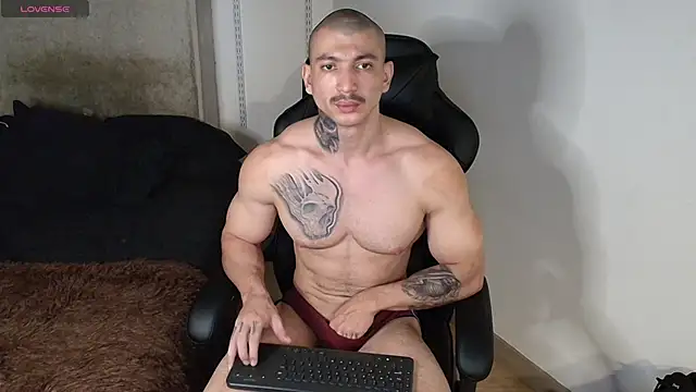 Snapshot of kevin_jef chatting on 28, 2, 2025 kevin jef online show from 28, 2, 2025