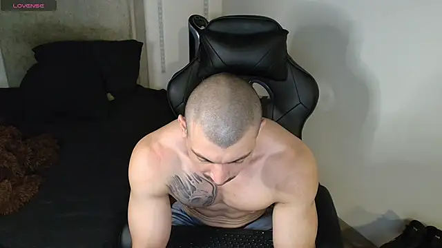 Snapshot of kevin_jef chatting on 8, 3, 2025 kevin jef online show from 8, 3, 2025