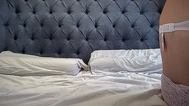 Snapshot of eatmypie69 chatting on 31, 10, 2025 eatmypie69 online show from 31, 10, 2025