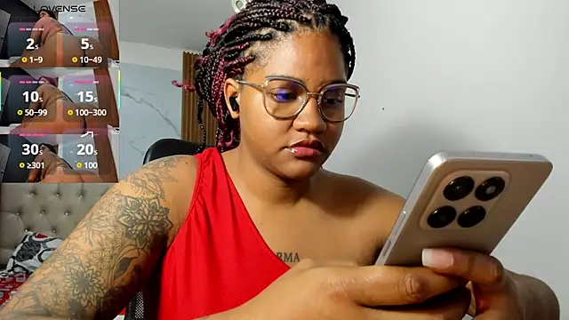 Snapshot of ZahraRose chatting on 17, 7, 2026 ZahraRose online show from 17, 7, 2026