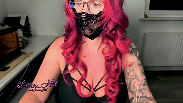 Lunalein online show from 20, 11, 2025