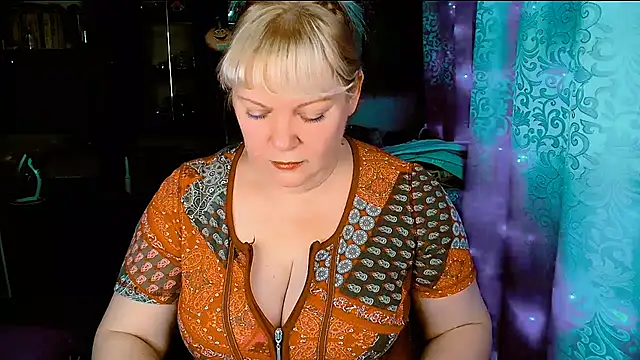 FlowerButterf online show from 15, 12, 2025