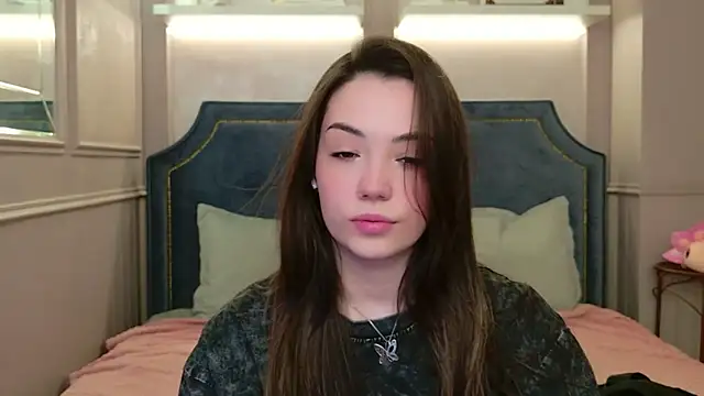 Alice Deleon online show from 15, 4, 2026