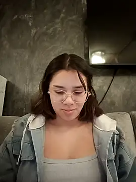 EmmaSulivan online show from 6, 11, 2025