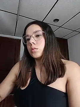 Snapshot of EmmaSulivan chatting on 7, 7, 2026 EmmaSulivan online show from 7, 7, 2026