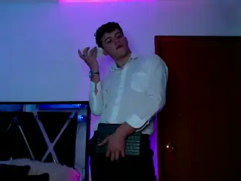 Smith boy 25 online show from 21, 3, 2025