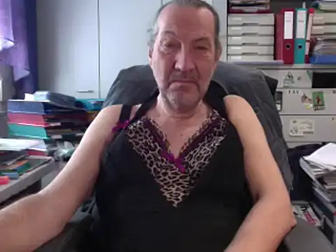 Snapshot of HMStraps01 chatting on 16, 3, 2025 HMStraps01 online show from 16, 3, 2025