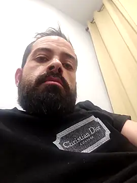 guccititi online show from 11, 11, 2025