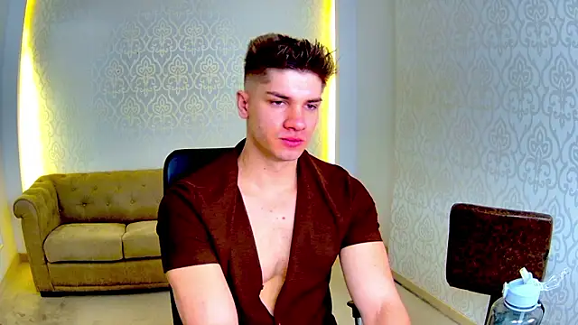 MaxKaiden online show from 27, 2, 2026