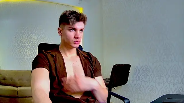 MaxKaiden online show from 5, 3, 2026