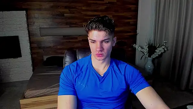 MaxKaiden online show from 18, 3, 2026