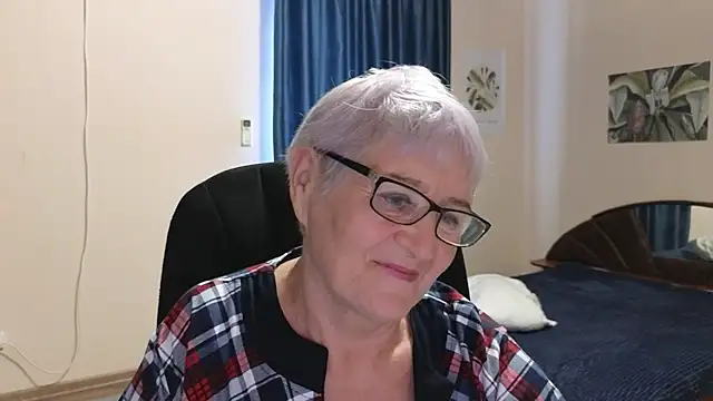 Snapshot of Sandra_Snowflake chatting on 24, 9, 2025 Sandra Snowflake online show from 24, 9, 2025