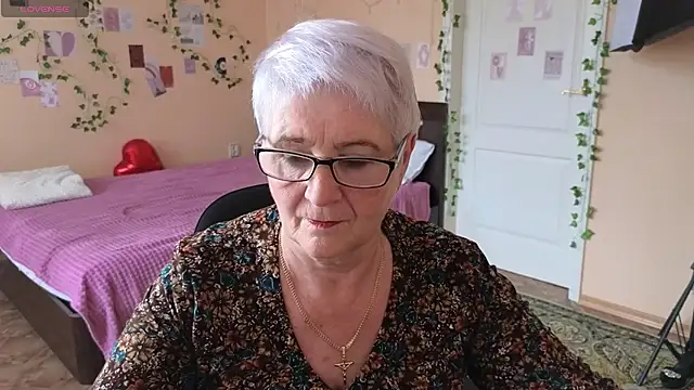 Sandra Snowflake online show from 3, 6, 2026