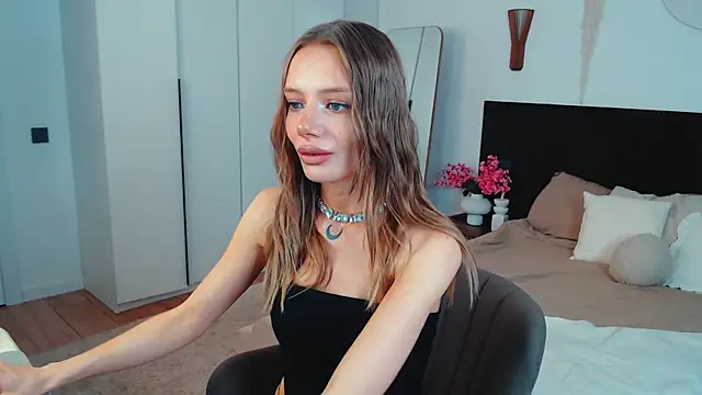 LunaticaBae online show from 18, 7, 2026