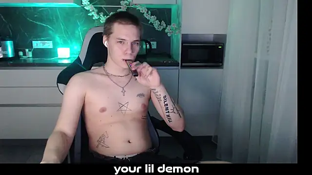 Snapshot of yourlildemon chatting on 28, 2, 2026 yourlildemon online show from 28, 2, 2026