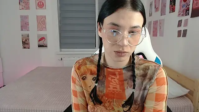 Snapshot of Karina_Hendrick chatting on 11, 3, 2025 Karina Hendrick online show from 11, 3, 2025