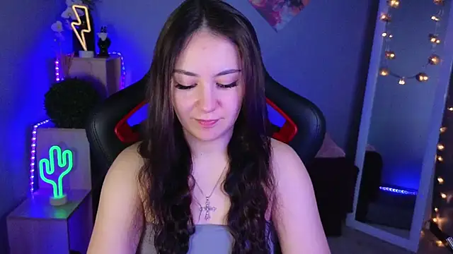 AshleySkott  online show from 20, 2, 2025