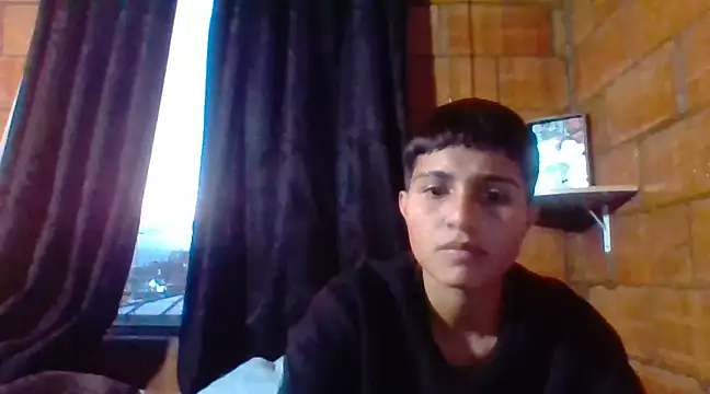 Snapshot of cora-gunn chatting on 9, 3, 2025 cora-gunn online show from 9, 3, 2025