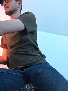 Snapshot of yoyoboy988 chatting on 7, 3, 2025 yoyoboy988 online show from 7, 3, 2025