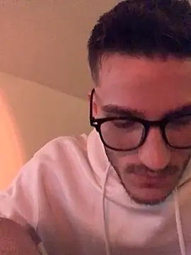 Snapshot of yoyoboy988 chatting on 11, 3, 2025 yoyoboy988 online show from 11, 3, 2025