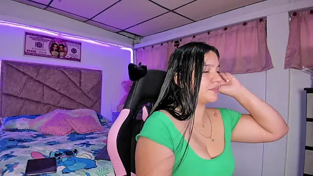 Cristal Smith20 online show from 16, 4, 2026