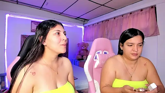 Snapshot of Cristal_Smith20 chatting on 4, 6, 2026 Cristal Smith20 online show from 4, 6, 2026