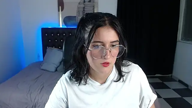 Snapshot of amy_royale chatting on 26, 2, 2025 amy royale online show from 26, 2, 2025