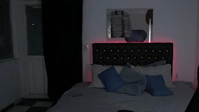 Snapshot of amy_royale chatting on 7, 3, 2025 amy royale online show from 7, 3, 2025