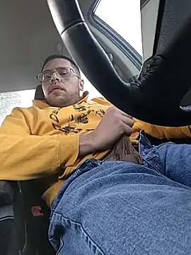 Snapshot of uncutalyxOF chatting on 11, 11, 2025 uncutalyxOF online show from 11, 11, 2025