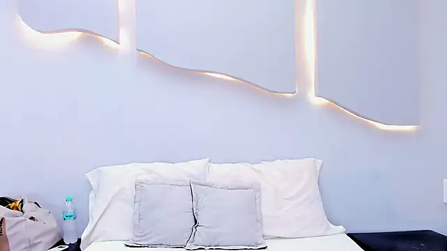 EmilyDiaaz online show from 14, 4, 2026