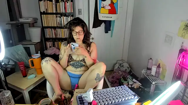 Snapshot of Rosiee69_ chatting on 9, 10, 2025 Rosiee69  online show from 9, 10, 2025