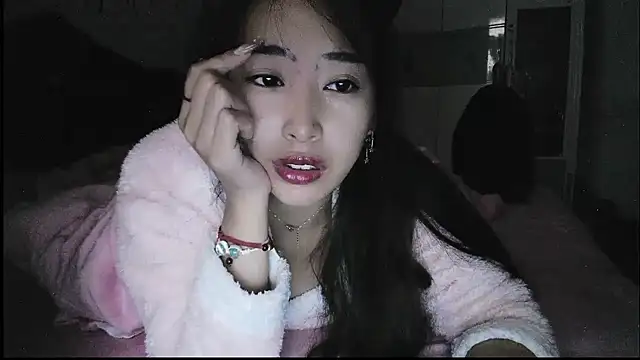 Snapshot of hebe-02 chatting on 3, 11, 2025 hebe-02 online show from 3, 11, 2025