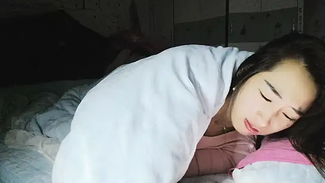 Snapshot of hebe-02 chatting on 20, 11, 2025 hebe-02 online show from 20, 11, 2025