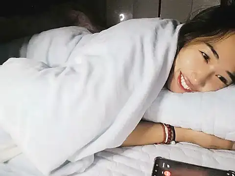 Snapshot of hebe-02 chatting on 2, 12, 2025 hebe-02 online show from 2, 12, 2025