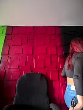 Snapshot of Emily-teen chatting on 7, 10, 2025 Emily-teen online show from 7, 10, 2025